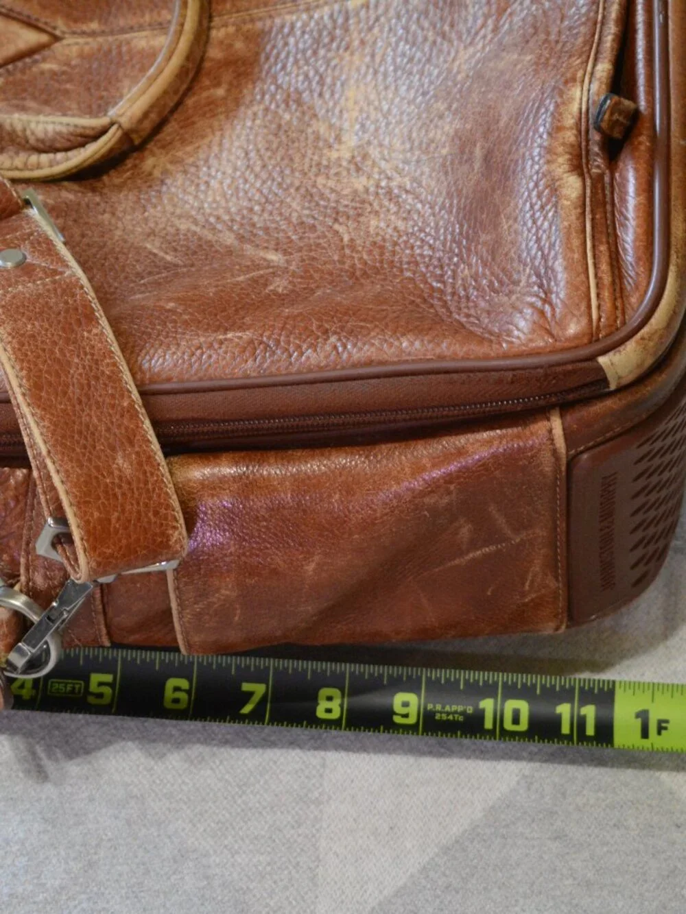 Johnston & Murphy Full‑Grain Leather Messenger Bag — Distressed Brown